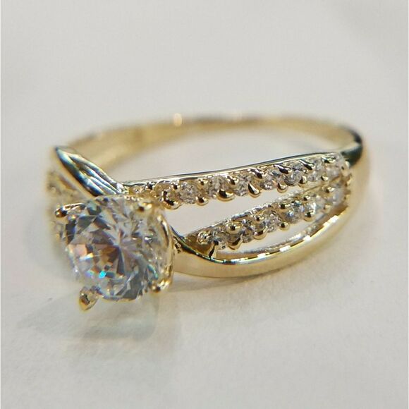 14k Solid Yellow Gold Hollow Engagement Ring - Picture 3 of 7